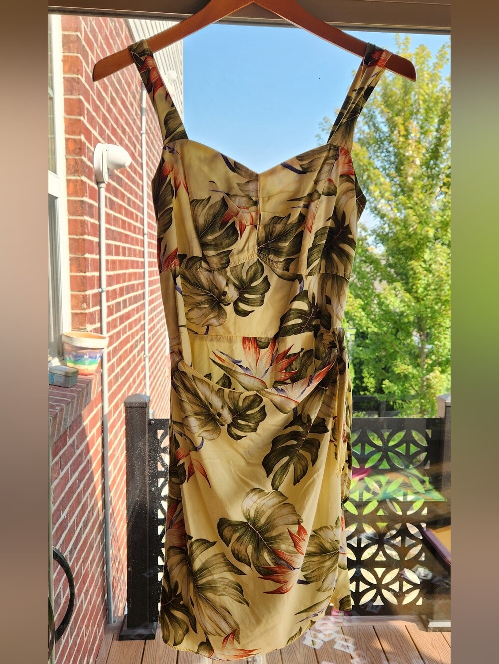 Paradise Found Hawaiian Strapy Mini Dress True Vintage Floral Feminine Amazing